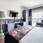 Ξενοδοχείο Art & Interiors 2*