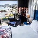 Ξενοδοχείο Art & Interiors 2*