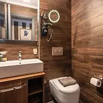Ξενοδοχείο Art & Interiors 2*