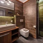 Ξενοδοχείο Art & Interiors 2*