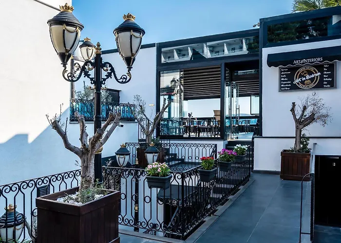 Ξενοδοχείο Art & Interiors 2*