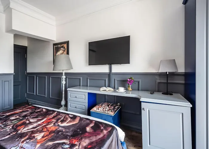 Art & Interiors Hotel 2*