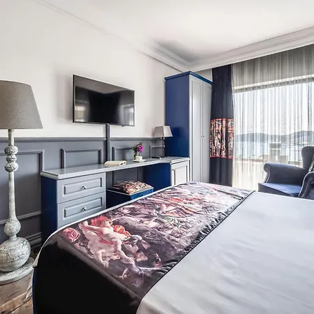 Hotel Art&interiors 2*