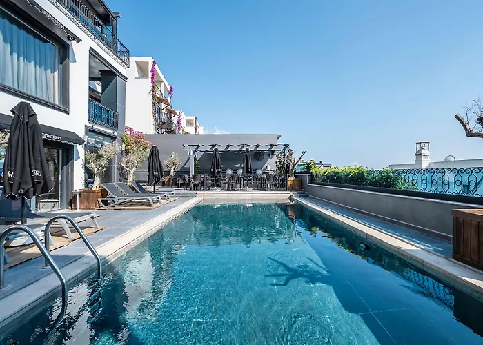 Hotel Art & Interiors 2*