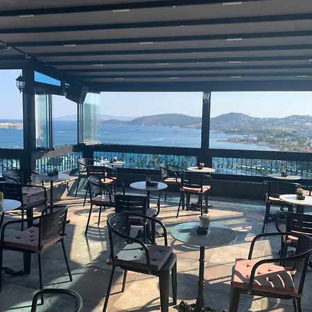 Art & Interiors 酒店