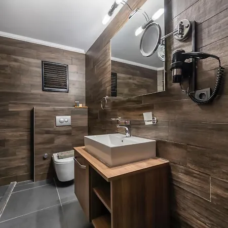 Art & Interiors Hotel 2*
