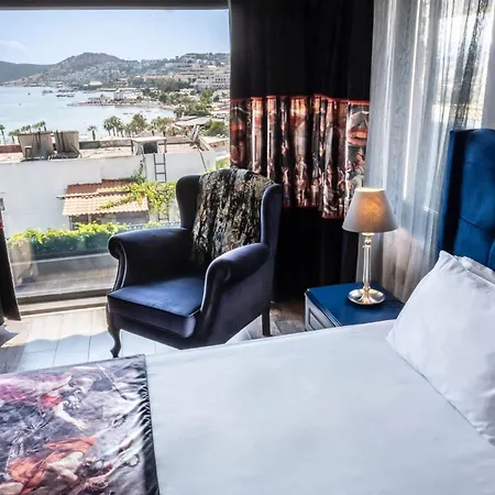 فندق Art & Interiors 2*