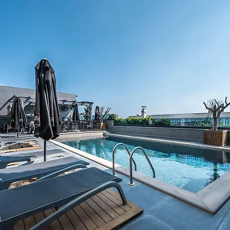 Art & Interiors فندق 2*